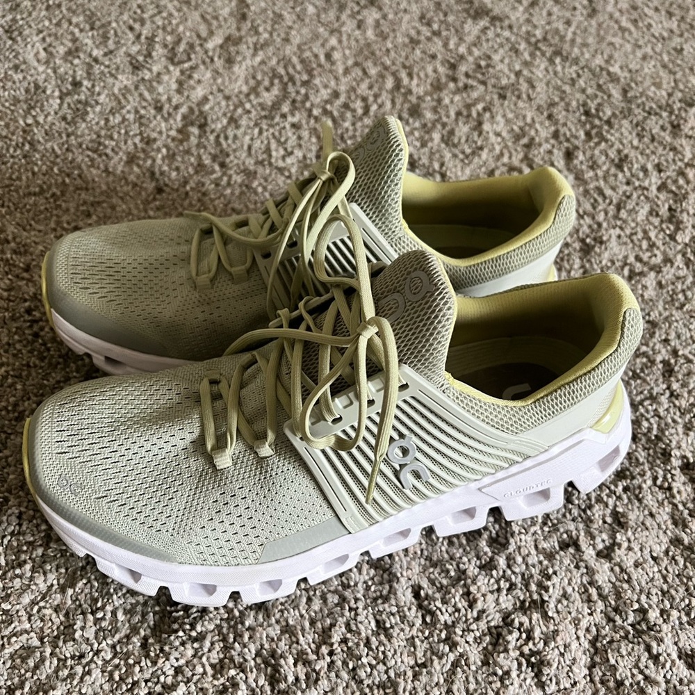 On Running Cloudswift Running Shoes. Size 8.5 HAY Yellow